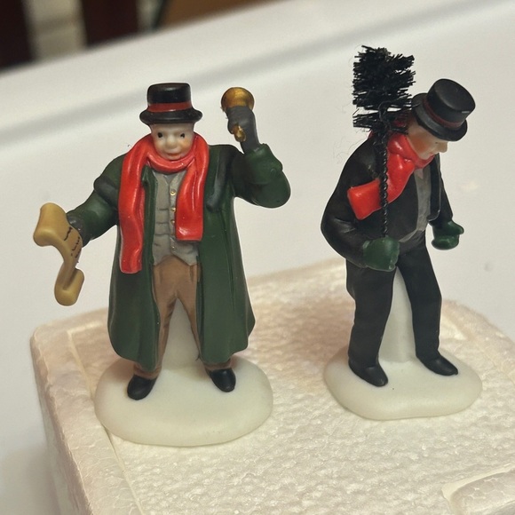 Department 56  Town Crier & Chimney Sweep 1991 With Box - Picture 4 of 8